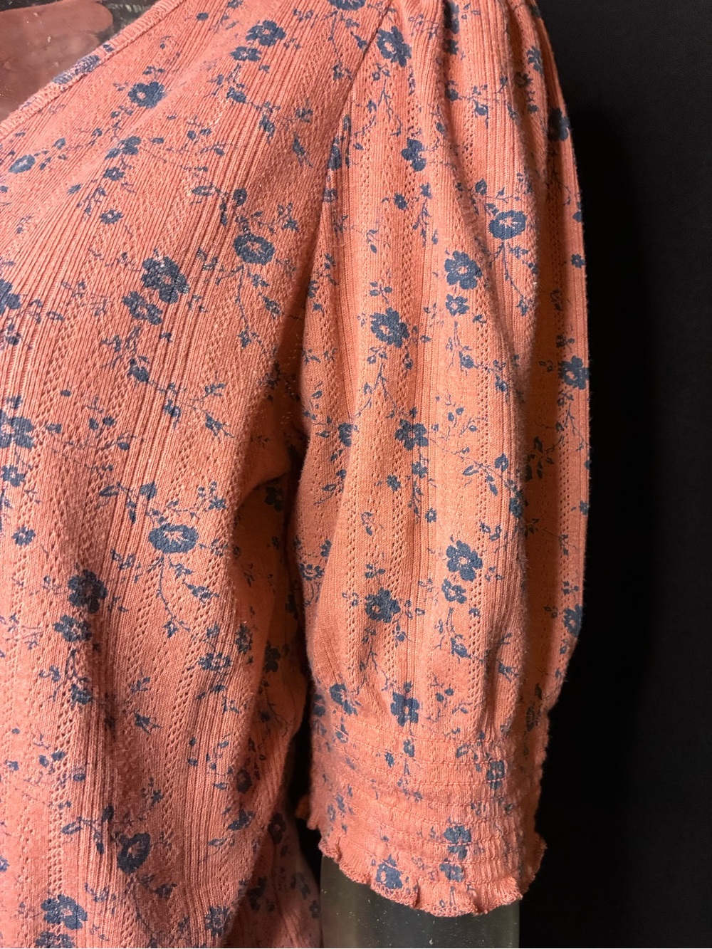 Lucky Brand Coral Pink Floral V-Neck Short Sleeve Top - Picture 3 of 8